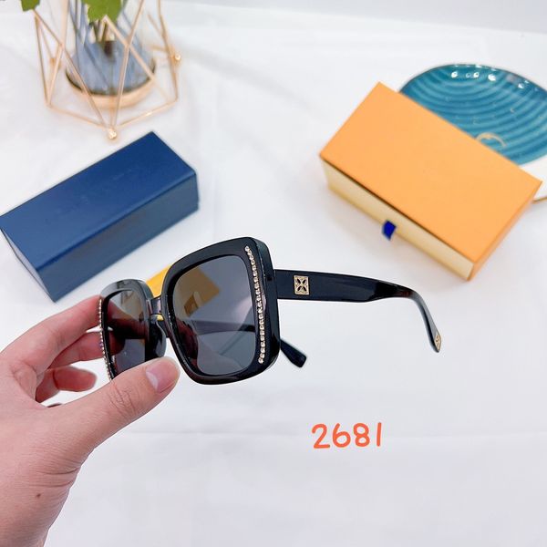 woman sunglass fashion couple designer sunglasses for women mens luxurys designers sun glasses drive summer polarize sunglasses eyewear, White;black
woman sunglass fashion couple designer sunglasses for women mens luxurys designers sun glasses drive summer polarize sunglasses eyewear, White;black