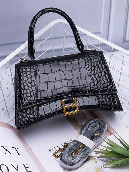 italy balencaigass bag leather leather handbags b-home designer hourglasss bag high version b-button women's bag 2022 crocodile pattern
italy balencaigass bag leather leather handbags b-home designer hourglasss bag high version b-button women's bag 2022 crocodile pattern