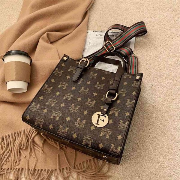 one shoulder texture tote women's large capacity fashion hand flower versatile diagonal bag 75% purses stores sale
one shoulder texture tote women's large capacity fashion hand flower versatile diagonal bag 75% purses stores sale