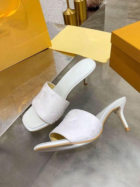 2021 designer women slippers revival mule high heels shoes lady fashion slides sandals black pink orange blue shoe''louise'&#
2021 designer women slippers revival mule high heels shoes lady fashion slides sandals black pink orange blue shoe''louise'&#