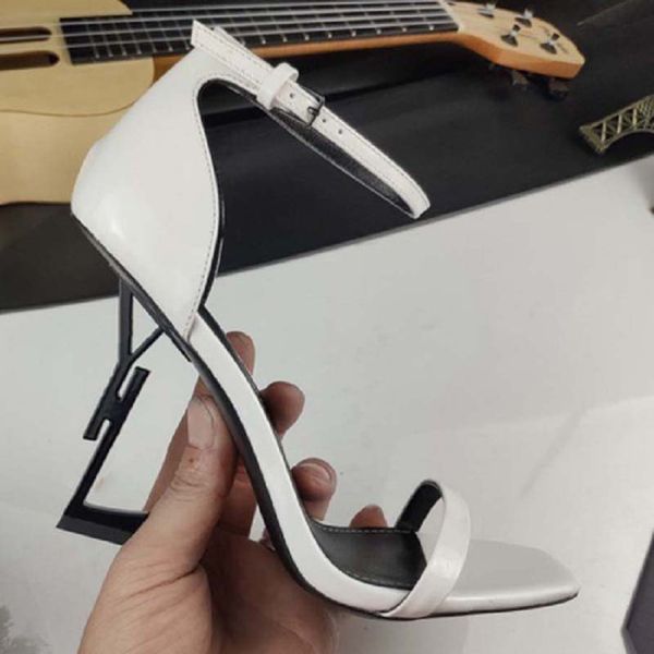 high heels covered head flat sandals single shoes designer heels summer new style pointed rhinestone bow tie cross strap satin french minori, Black
high heels covered head flat sandals single shoes designer heels summer new style pointed rhinestone bow tie cross strap satin french minori, Black