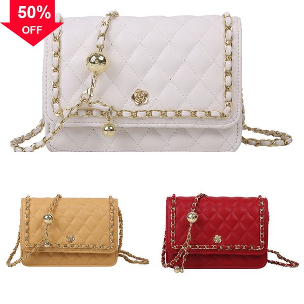 women's new lattice chain texture single messenger small female hs shoulder handbags in trendy underarm
women's new lattice chain texture single messenger small female hs shoulder handbags in trendy underarm