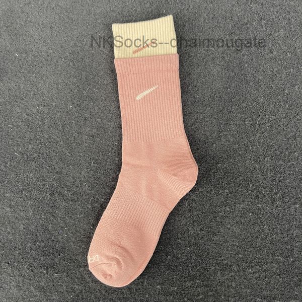 classic fashion men socks hook brand color stitched men's women's long tube sports training sock street couple middle tubes luxury, Black
classic fashion men socks hook brand color stitched men's women's long tube sports training sock street couple middle tubes luxury, Black