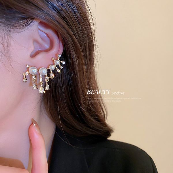silver needle pearl diamond stud ear clip one-piece eardrop korean design sense high-key graceful earrings wholesale femal, Golden
silver needle pearl diamond stud ear clip one-piece eardrop korean design sense high-key graceful earrings wholesale femal, Golden
