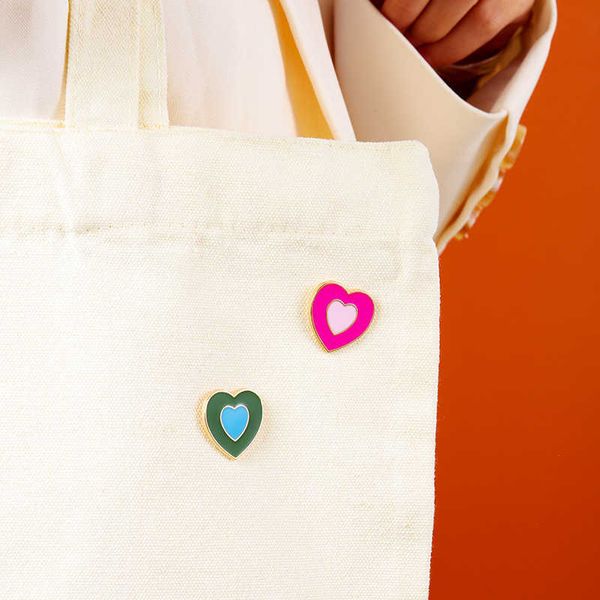 color love brooch contrast color gorgeous metal badge geometric heart-shaped bag accessory pin, Gray
color love brooch contrast color gorgeous metal badge geometric heart-shaped bag accessory pin, Gray
