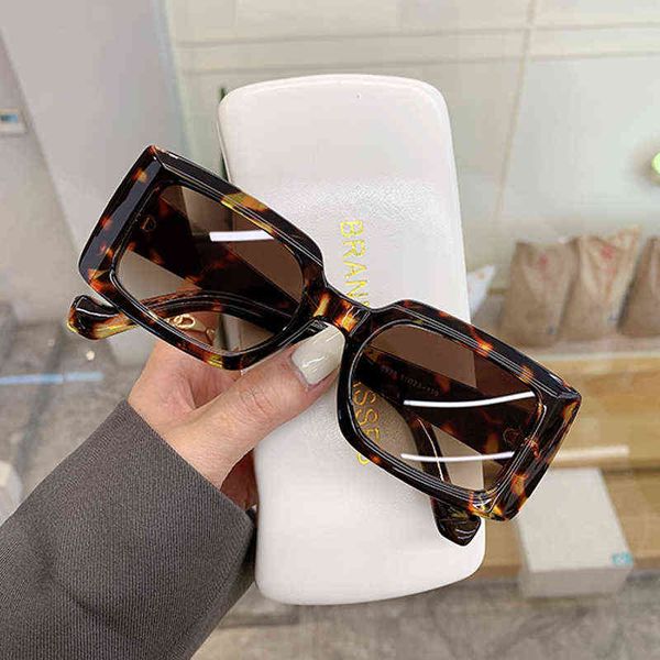 sun vintage rectangle sunglasses for women men colorful designer woman's sun glasses retro eyewear oculos de sol uv400, White;black
sun vintage rectangle sunglasses for women men colorful designer woman's sun glasses retro eyewear oculos de sol uv400, White;black