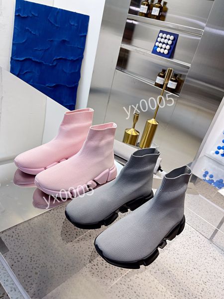 designer casual shoes platform black men woman trainer runner sneaker sock shoe master embossed lady womens speeds booties paris ly220110
designer casual shoes platform black men woman trainer runner sneaker sock shoe master embossed lady womens speeds booties paris ly220110