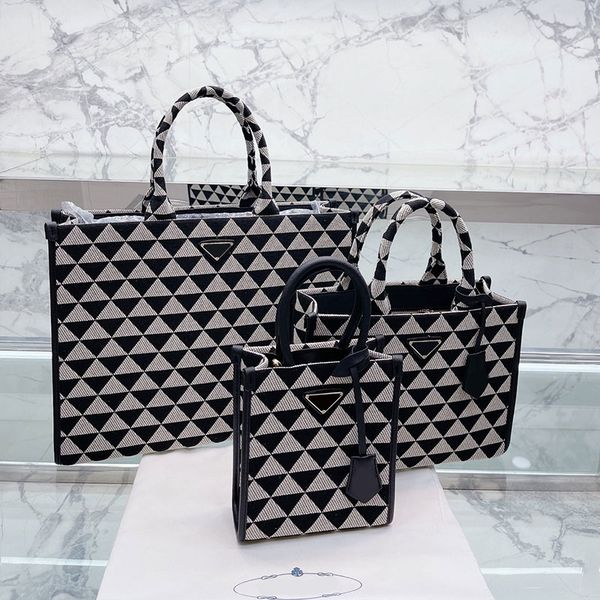 canvas tote bag two-tone triangle large totes women handbag mini shop bags genuine leather open beach bags key capacity pouch classic letter
canvas tote bag two-tone triangle large totes women handbag mini shop bags genuine leather open beach bags key capacity pouch classic letter