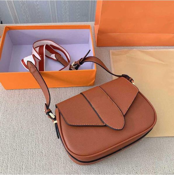 designer handbags womens fashion leather cross body bags 21ss ladies shoulder bags 23*16cm letter print handbag luxury clutch bag wallet
designer handbags womens fashion leather cross body bags 21ss ladies shoulder bags 23*16cm letter print handbag luxury clutch bag wallet