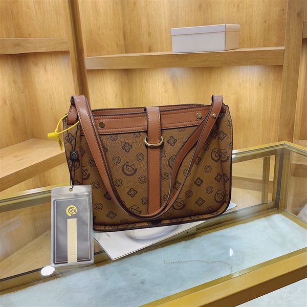 wholesale ladies leathers bags high-capacity fashion jiaozi bags, elegant classic old designs and retro handbag this year's popular con
wholesale ladies leathers bags high-capacity fashion jiaozi bags, elegant classic old designs and retro handbag this year's popular con