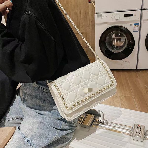2022 new authentic messenger small fragrance style shoulder bag large capacity diamond chain bag wild fairy
2022 new authentic messenger small fragrance style shoulder bag large capacity diamond chain bag wild fairy