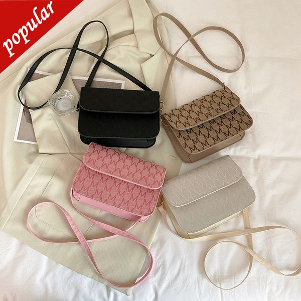 this year's popular women's new fashion versatile msenger single small simple style shoulder bags
this year's popular women's new fashion versatile msenger single small simple style shoulder bags