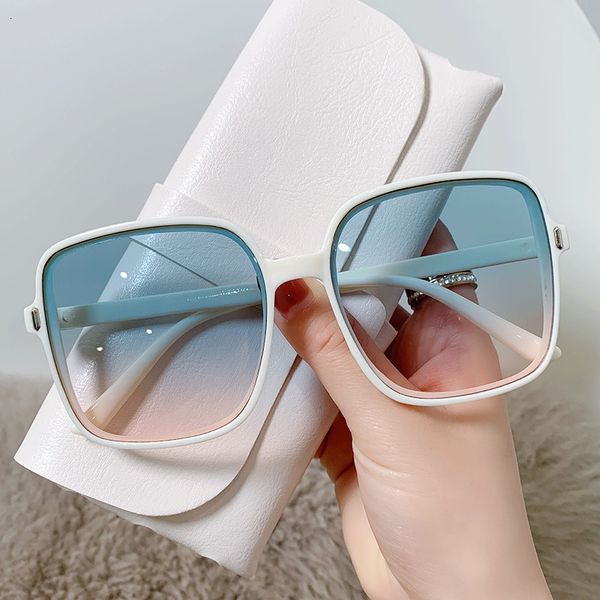 classics wholesale gradient women's uv sunglass polarized fashion design ladies sun glasses, White;black
classics wholesale gradient women's uv sunglass polarized fashion design ladies sun glasses, White;black