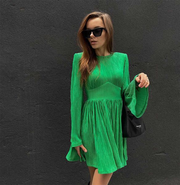 flare sleeve pleated womens party dress spring elegant ladies green dress high waist evening mini dress o-neck 2022, Black;gray
flare sleeve pleated womens party dress spring elegant ladies green dress high waist evening mini dress o-neck 2022, Black;gray