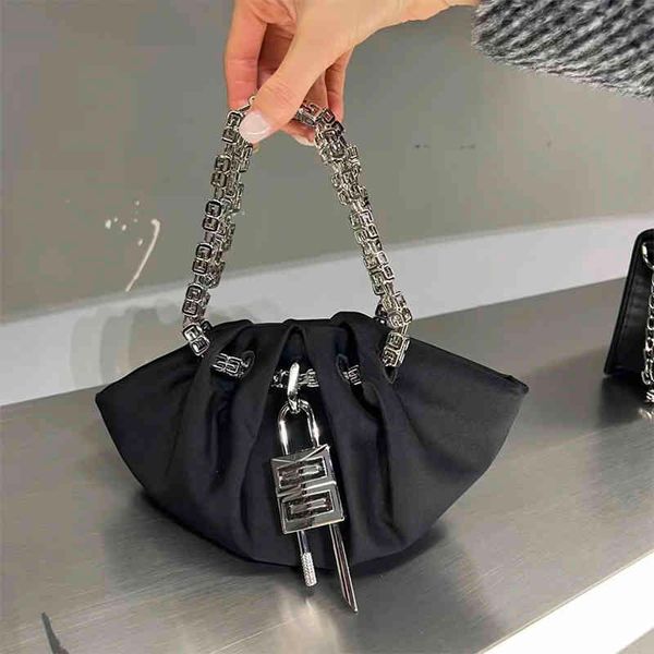 woman s 2022 kenny pleated dinner kendou same cloud dumpling chain portable messenger bag
woman s 2022 kenny pleated dinner kendou same cloud dumpling chain portable messenger bag