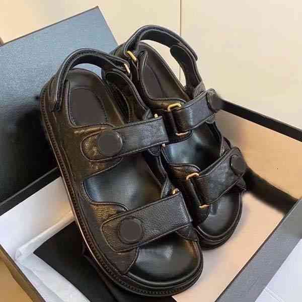 designer women sandals womens slides crystal calf leather casual shoes quilted platform summer beach slipper 35-42 with box and c2n2, Black
designer women sandals womens slides crystal calf leather casual shoes quilted platform summer beach slipper 35-42 with box and c2n2, Black