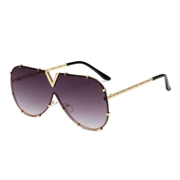 2022 selling new fashion brand digner oversized one piece lens gradient metal sunglass uv400 men female, White;black
2022 selling new fashion brand digner oversized one piece lens gradient metal sunglass uv400 men female, White;black