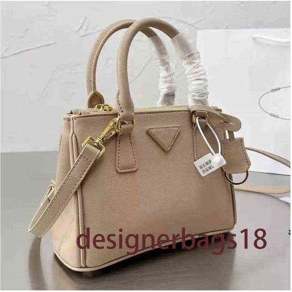 5a2022 designer handbags shoppers tote luxury brand new brown shoulderbag handbag shoulder fashion bags women bag diagonal bag genuine leath, Red;black
5a2022 designer handbags shoppers tote luxury brand new brown shoulderbag handbag shoulder fashion bags women bag diagonal bag genuine leath, Red;black