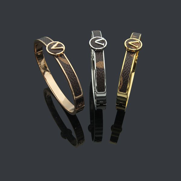 luxury designer jewelry women bracelet hollowed-out circle lettering stick old flower leather bracelet fashion new style, Golden;silver
luxury designer jewelry women bracelet hollowed-out circle lettering stick old flower leather bracelet fashion new style, Golden;silver