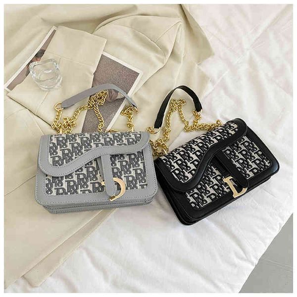 2022 new designer handbags simple fashionable letter printed single messenger chain with foreign style and square
2022 new designer handbags simple fashionable letter printed single messenger chain with foreign style and square