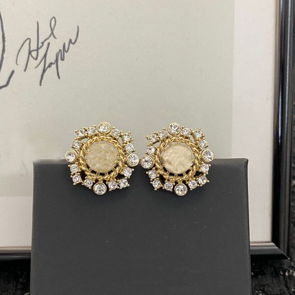 fashion stud earrings ladies luxury designer earrings half diamond half pearl two letter jewelry ladies party gifts, Golden;silver
fashion stud earrings ladies luxury designer earrings half diamond half pearl two letter jewelry ladies party gifts, Golden;silver