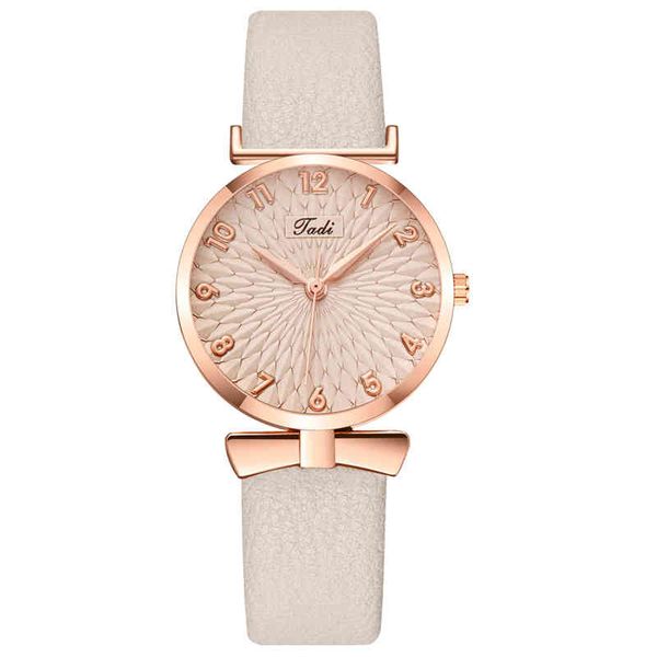 2022 korean leisure fashion women's belt printed digital face female student quartz watch, Slivery;golden
2022 korean leisure fashion women's belt printed digital face female student quartz watch, Slivery;golden