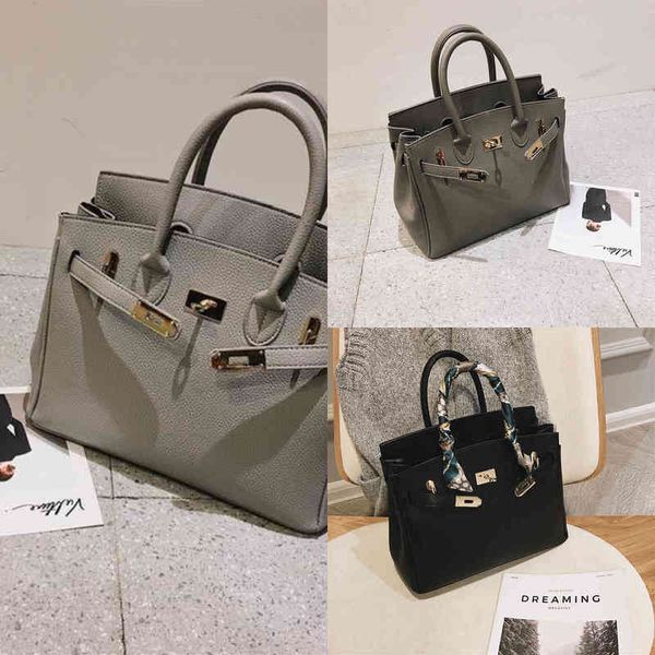 luxury women birkinss handbags foreign temperament bag female advanced 2022 fashion korean version versatile one shoulder messenger portable
luxury women birkinss handbags foreign temperament bag female advanced 2022 fashion korean version versatile one shoulder messenger portable