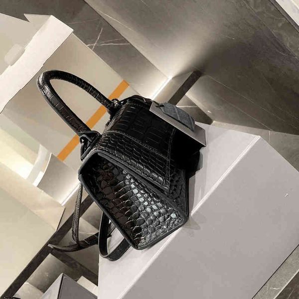 shoulder bags women handbag classic trend crossbody fashion messenger elegant designer leather wallet ladies 1028
shoulder bags women handbag classic trend crossbody fashion messenger elegant designer leather wallet ladies 1028