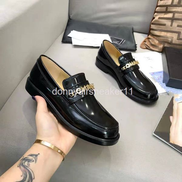 dress shoes small fragrance metal chain small leather shoes women's gd same british style black patent one foot single shoe
dress shoes small fragrance metal chain small leather shoes women's gd same british style black patent one foot single shoe