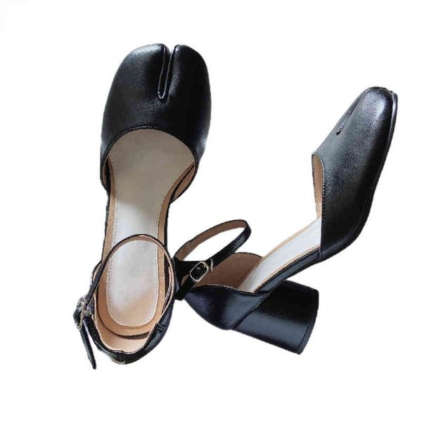 sandals women split toe ninja tabi pumps shoes woman 6cm heels ladies high pig feet shallow sandals round 220623, Black
sandals women split toe ninja tabi pumps shoes woman 6cm heels ladies high pig feet shallow sandals round 220623, Black