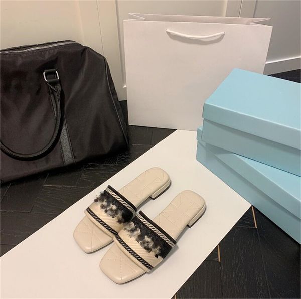 2022 new classic designers women slippers sandals summer leather print rhombus pattern beach slide fashionable scuffs slippers indoor luxury, Black
2022 new classic designers women slippers sandals summer leather print rhombus pattern beach slide fashionable scuffs slippers indoor luxury, Black