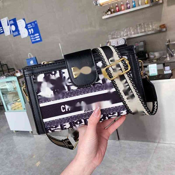 factory direct sale hong kong purchasing s on behalf women 2022 new fashion high-level sense of minority design shoulder this year's po
factory direct sale hong kong purchasing s on behalf women 2022 new fashion high-level sense of minority design shoulder this year's po