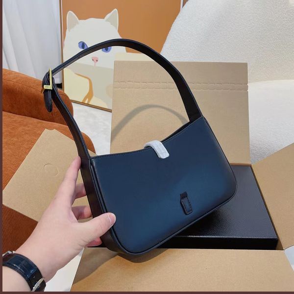 designers bags luxurys women shoulder bag crossbody handbags classic leisure lady wallet simple solid color golden letter axillary bag 3 col
designers bags luxurys women shoulder bag crossbody handbags classic leisure lady wallet simple solid color golden letter axillary bag 3 col