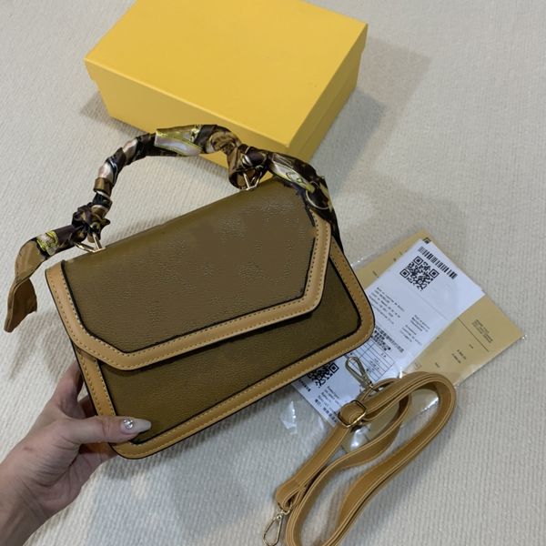 2023 new envelope cover messenger bag designer pu with shoulder strap handbag simple fashion women diagonal bag to send silk scarf wholesale
2023 new envelope cover messenger bag designer pu with shoulder strap handbag simple fashion women diagonal bag to send silk scarf wholesale
