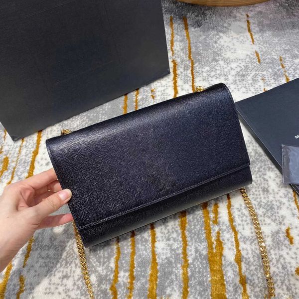 ss fashion handbags shoulder bags sheepskin caviar metal chain gold silver women handbag genuine leather bag flip cover diagonal messenger, Red;black
ss fashion handbags shoulder bags sheepskin caviar metal chain gold silver women handbag genuine leather bag flip cover diagonal messenger, Red;black