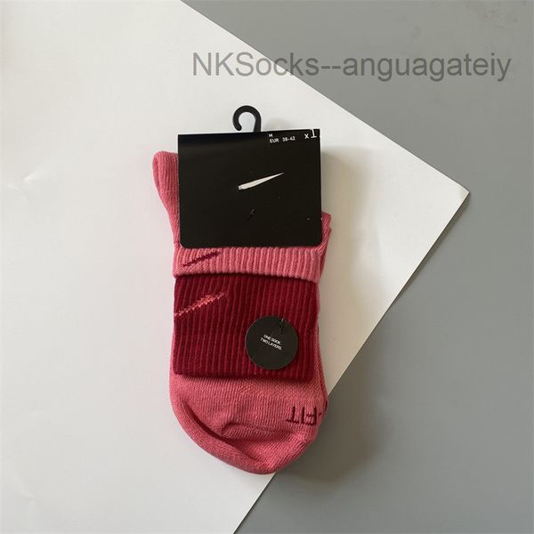 fashion classic men socks hook brand color stitched men's women's long tube sports training sock street couple middle tubes luxury, Black
fashion classic men socks hook brand color stitched men's women's long tube sports training sock street couple middle tubes luxury, Black