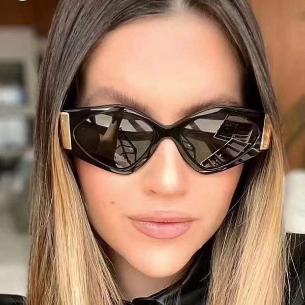 new luxury woman brand sunglasses women designer metal vintage sunglasses fashion style square frame uv 400 lens with original case box, White;black
new luxury woman brand sunglasses women designer metal vintage sunglasses fashion style square frame uv 400 lens with original case box, White;black