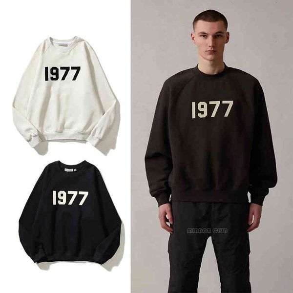 street double thread 1977 letter round neck plush sweater long sleeve t-shirt men's coat women unique design graphic men short sleeves, White;black
street double thread 1977 letter round neck plush sweater long sleeve t-shirt men's coat women unique design graphic men short sleeves, White;black