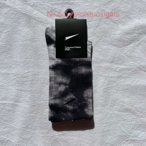 fashion men's classic socks hook brand cotton tie dyed long tube street couple middle moisture absorption sock men women luxury medium, Black
fashion men's classic socks hook brand cotton tie dyed long tube street couple middle moisture absorption sock men women luxury medium, Black