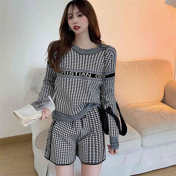 2022 summer new lattice knitted leisure suit women's autumn fashion foreign style age reducing letter round neck shorts trend, White
2022 summer new lattice knitted leisure suit women's autumn fashion foreign style age reducing letter round neck shorts trend, White
