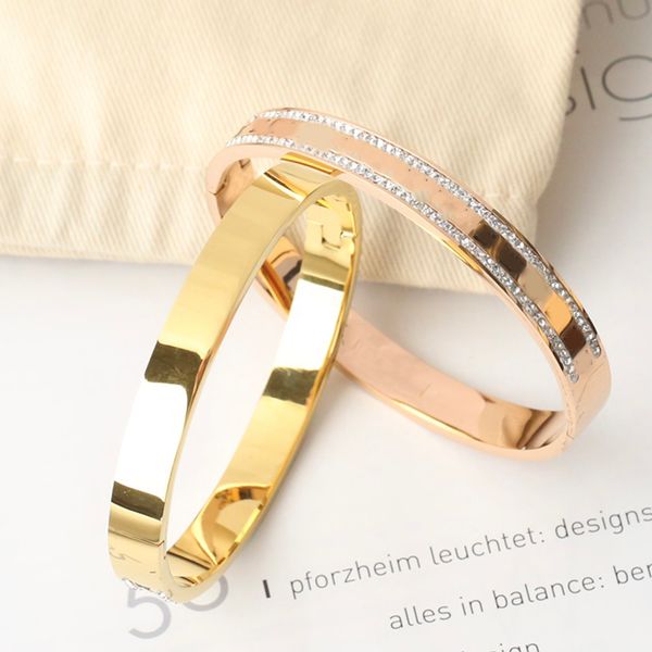 fashion v letter flower bracelets women bangle luxury designer jewelry 18k gold plated stainless steel wedding lovers gift bangles, Golden;silver
fashion v letter flower bracelets women bangle luxury designer jewelry 18k gold plated stainless steel wedding lovers gift bangles, Golden;silver