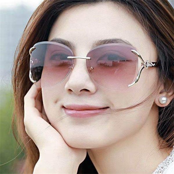 sunglasses head fashion women's sunglasses metal frameless trimming versatile mesh red eens, White;black
sunglasses head fashion women's sunglasses metal frameless trimming versatile mesh red eens, White;black
