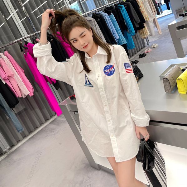women's polos designer family b's 2022 spring and summer new couple style tiao embroidery aerospace flag badge long sleeve casual, White
women's polos designer family b's 2022 spring and summer new couple style tiao embroidery aerospace flag badge long sleeve casual, White
