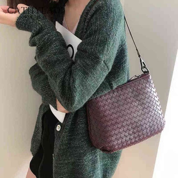 european and american fashionable leather woven armpit new messenger women's soft sheep skin small single shoulder bags
european and american fashionable leather woven armpit new messenger women's soft sheep skin small single shoulder bags