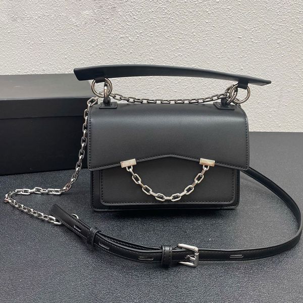 vintage fashion design chain shoulder bag women leather contrast color handbag lady crossbody portable youth flip tofu bag large capacity pa
vintage fashion design chain shoulder bag women leather contrast color handbag lady crossbody portable youth flip tofu bag large capacity pa