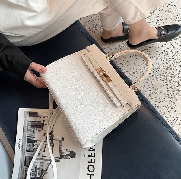 armpit bag women 2022 new fashion summer french niche premium this year popular portable kellies messenger
armpit bag women 2022 new fashion summer french niche premium this year popular portable kellies messenger
