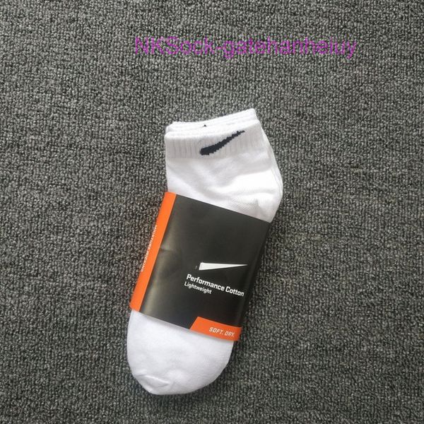 fashion men's classic socks 3 pairs of 1 card hook brand designer versatile sports sock men women luxury wear medium short sportsocks 8, Black
fashion men's classic socks 3 pairs of 1 card hook brand designer versatile sports sock men women luxury wear medium short sportsocks 8, Black