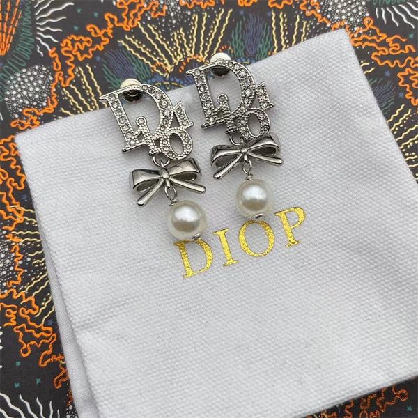 82% off online sale family's year new diamond female family personality bow pearl earrings, Golden
82% off online sale family's year new diamond female family personality bow pearl earrings, Golden