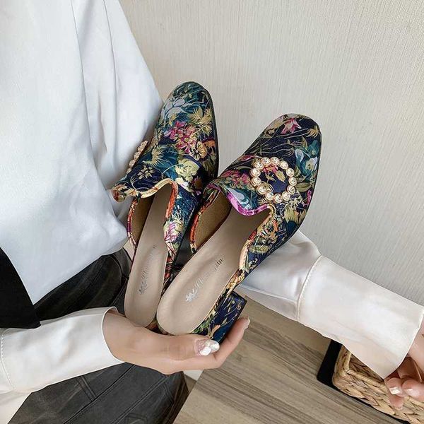classic luxury paris summer new baotou half embroidery flower thick mid heel sandals and slippers female trend designer elling, Black
classic luxury paris summer new baotou half embroidery flower thick mid heel sandals and slippers female trend designer elling, Black