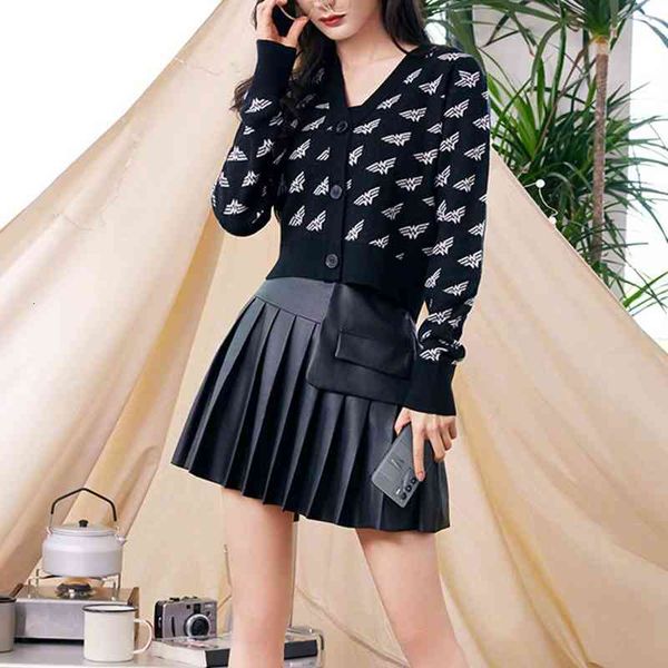 women's sweaters early autumn simple and versatile thin needle doublesided jacquard vneck slim fitting wool knitted cardigan coat, White;black
women's sweaters early autumn simple and versatile thin needle doublesided jacquard vneck slim fitting wool knitted cardigan coat, White;black